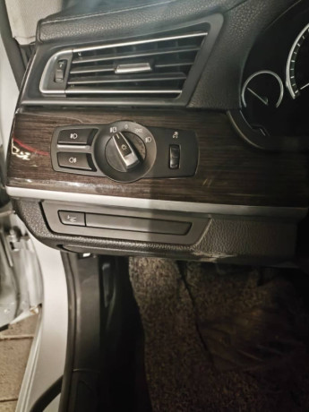 bmw-740-i-2010-big-12