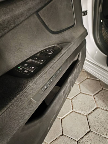 bmw-740-i-2010-big-7