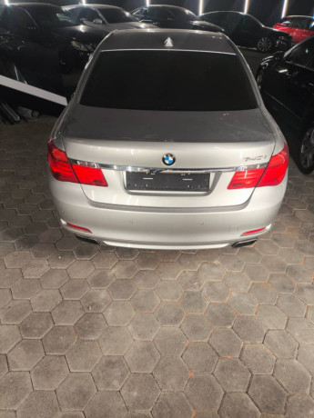 bmw-740-i-2010-big-3